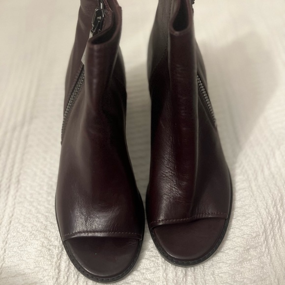 Frye Brielle Perp Toe ankle booties - Picture 2 of 7